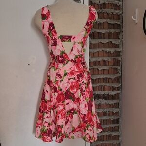 Betsey Johnson Floral Semi Backless Dress Lined Size 6